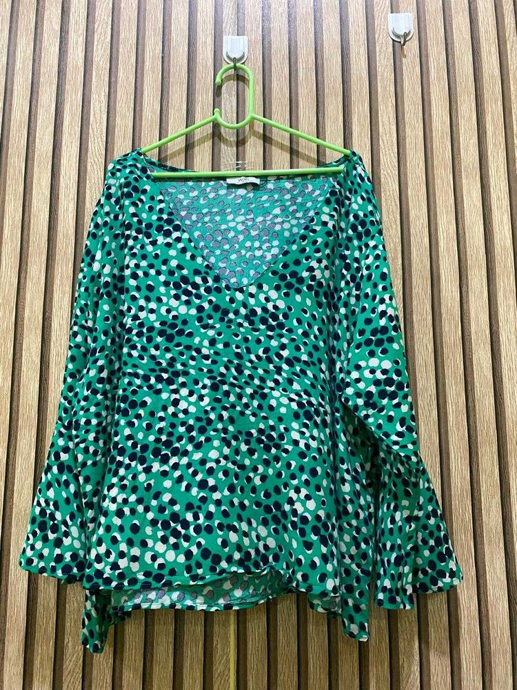 Green &amp; White Polka Dot Long Sleeve Top