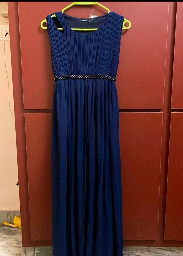 Elegant Navy Blue Pleated Gown