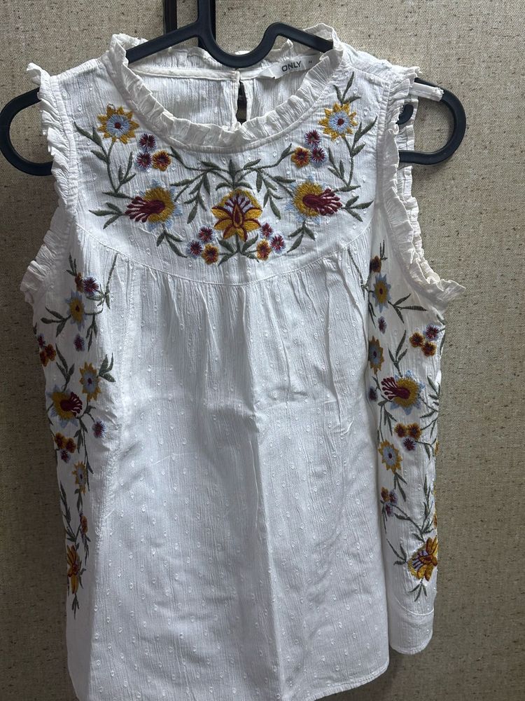 Embroidered White Sleeveless Top