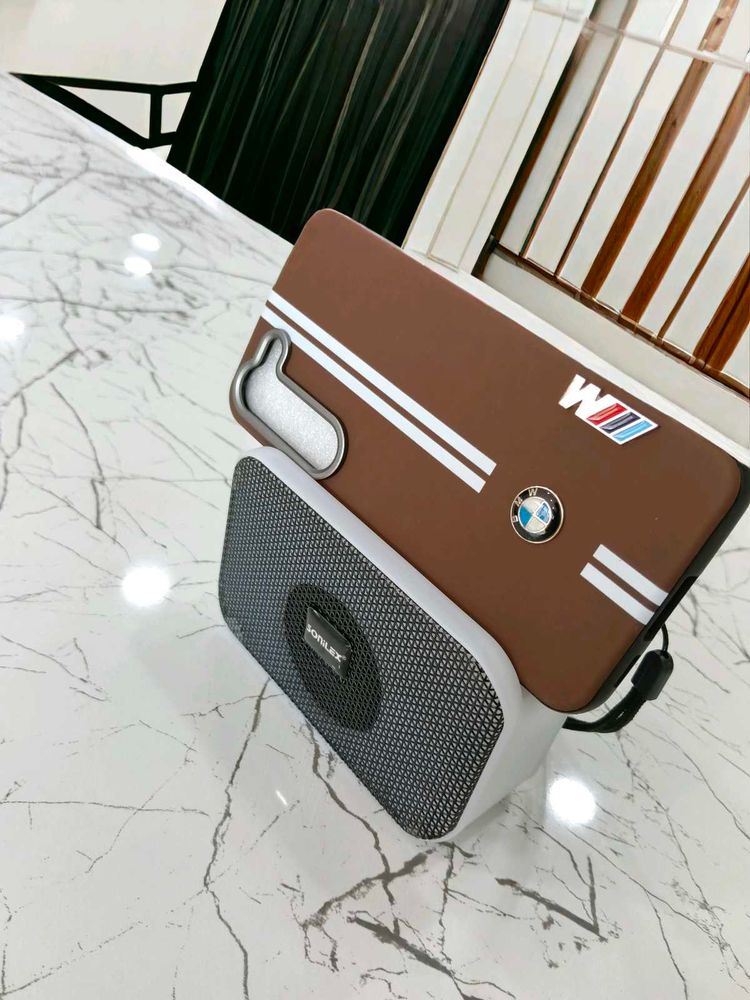 Bluetooth Speaker with mobile Stand