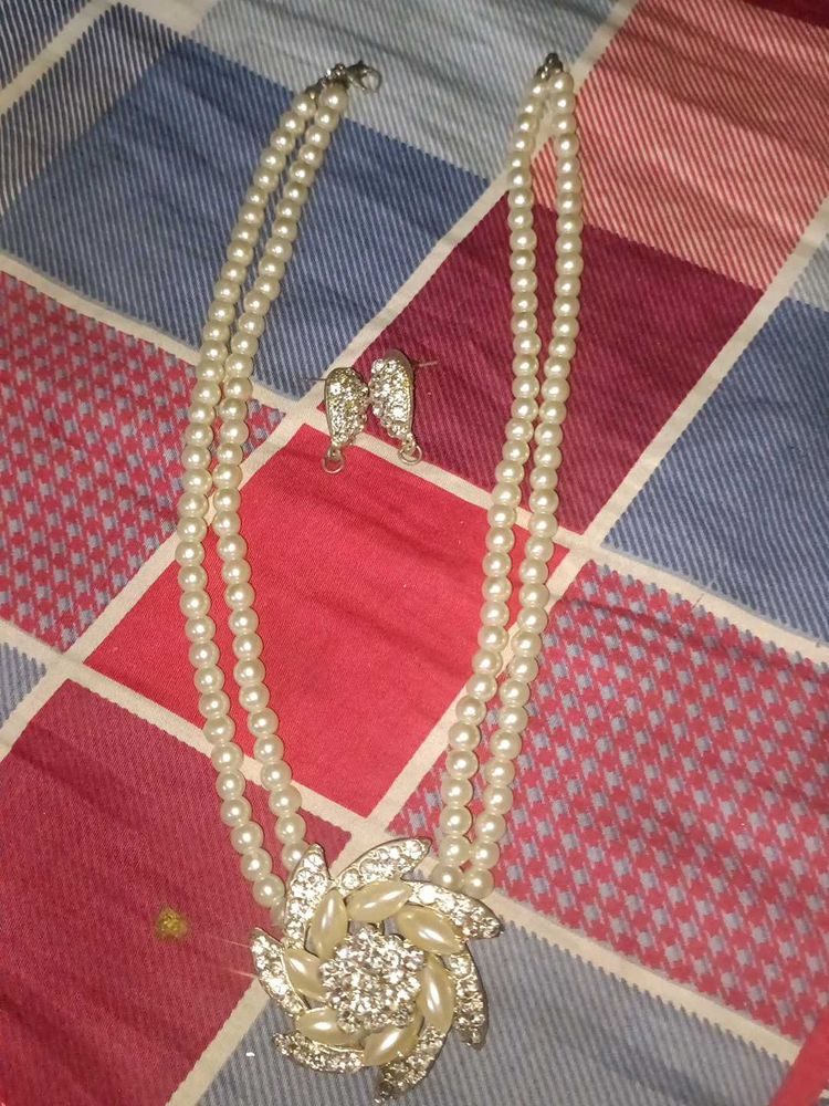 Pearl Necklace &amp; Earring Set