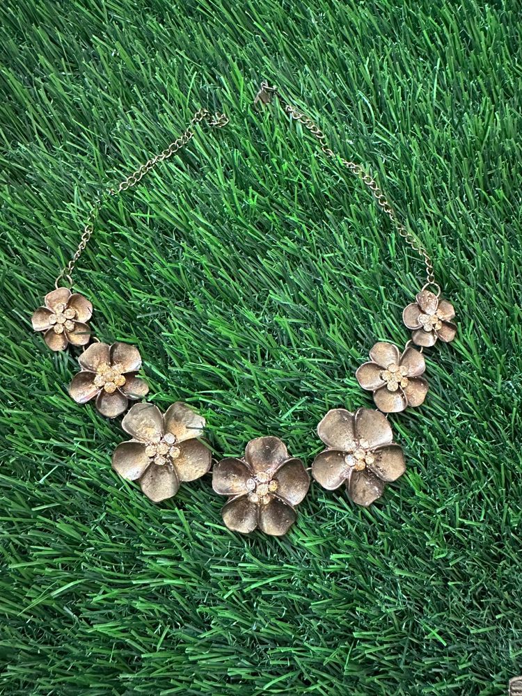 Vintage Floral Statement Necklace