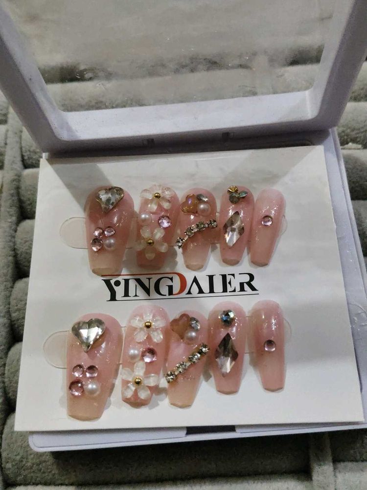 Press-On Nail Set