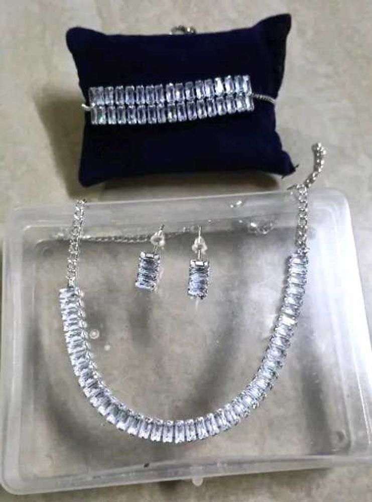 Elegant Silver-toned Jewelry Set