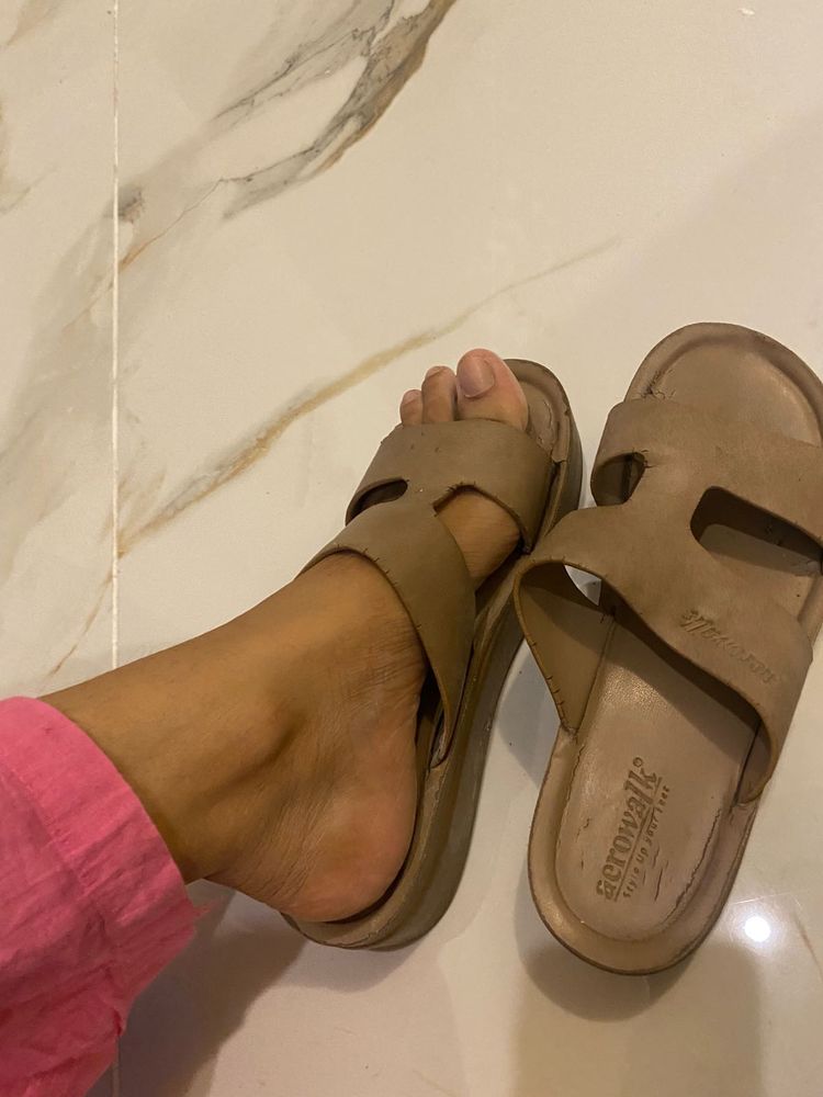 Comfortable Tan Slides