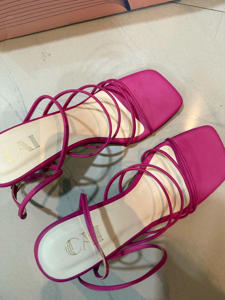 Elegant CAI Strappy Heels Set