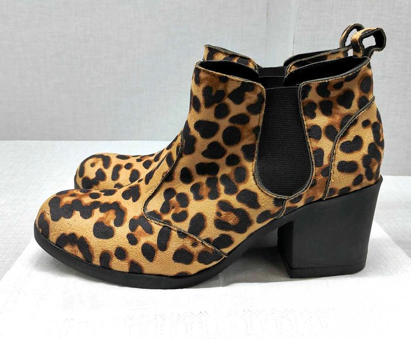 Stylish Leopard Print Ankle Boots