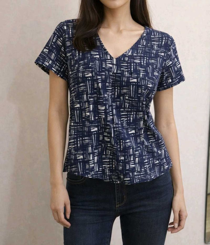 H&amp;M Navy &amp; White Abstract Print Top
