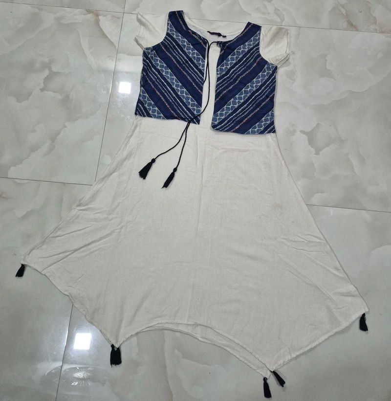 Elegant White Kurta Set with Blue Jacket
