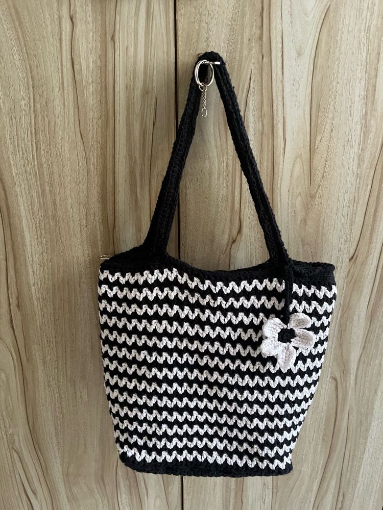 Chic Crochet Shoulder Bag