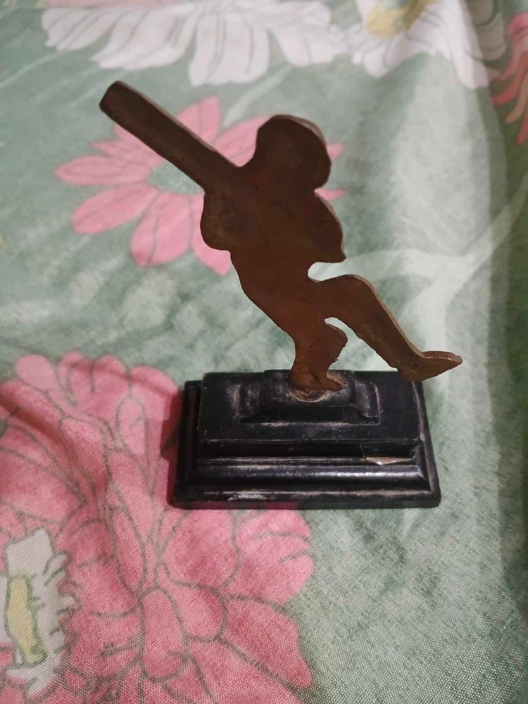 Cricket Player Showpiece
