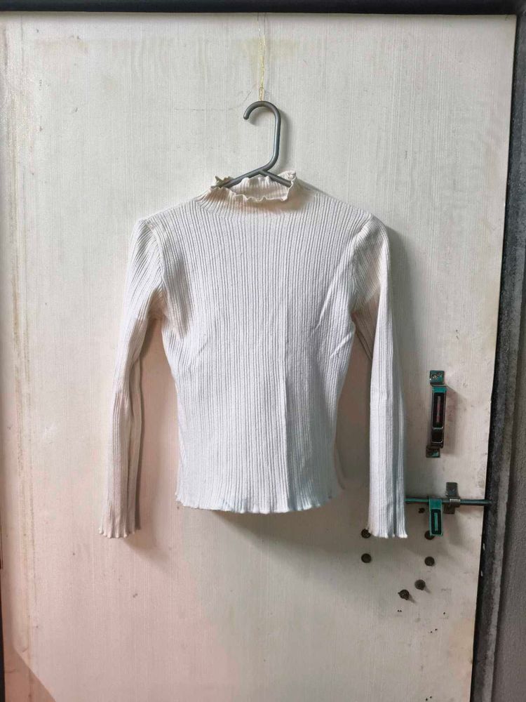 Chic Classic White fitted long sleeve top