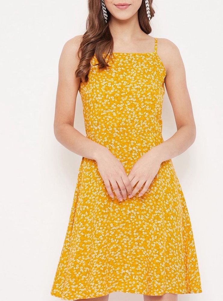 Berrylush Women Yellow Floral Printed Fit