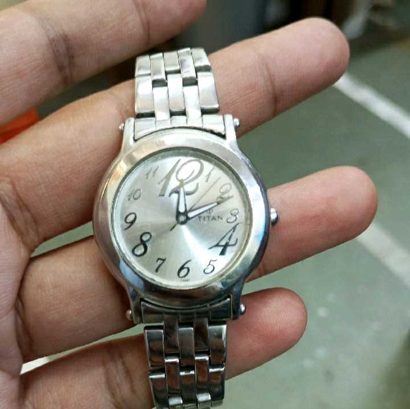 Titan Orignal Quartz Analog Silver
