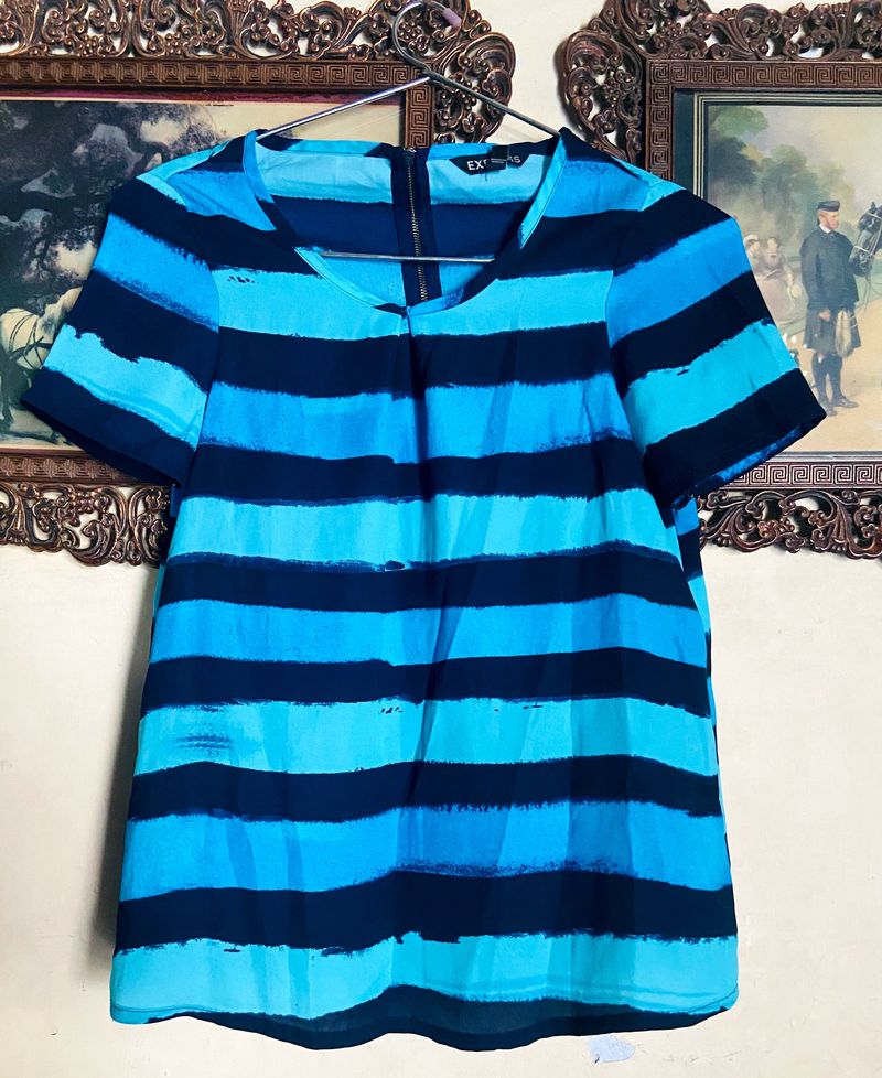 Top With Blue Colour Shades Straps Having  Chain In Back