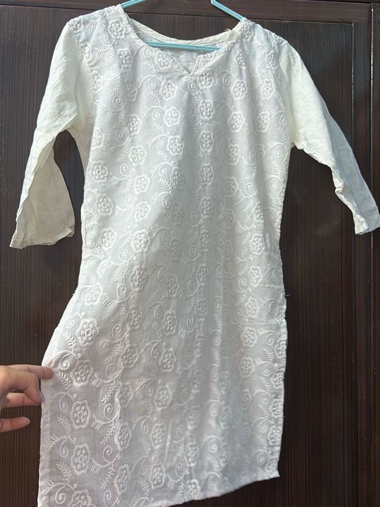 White Embroidered Cotton Kurta