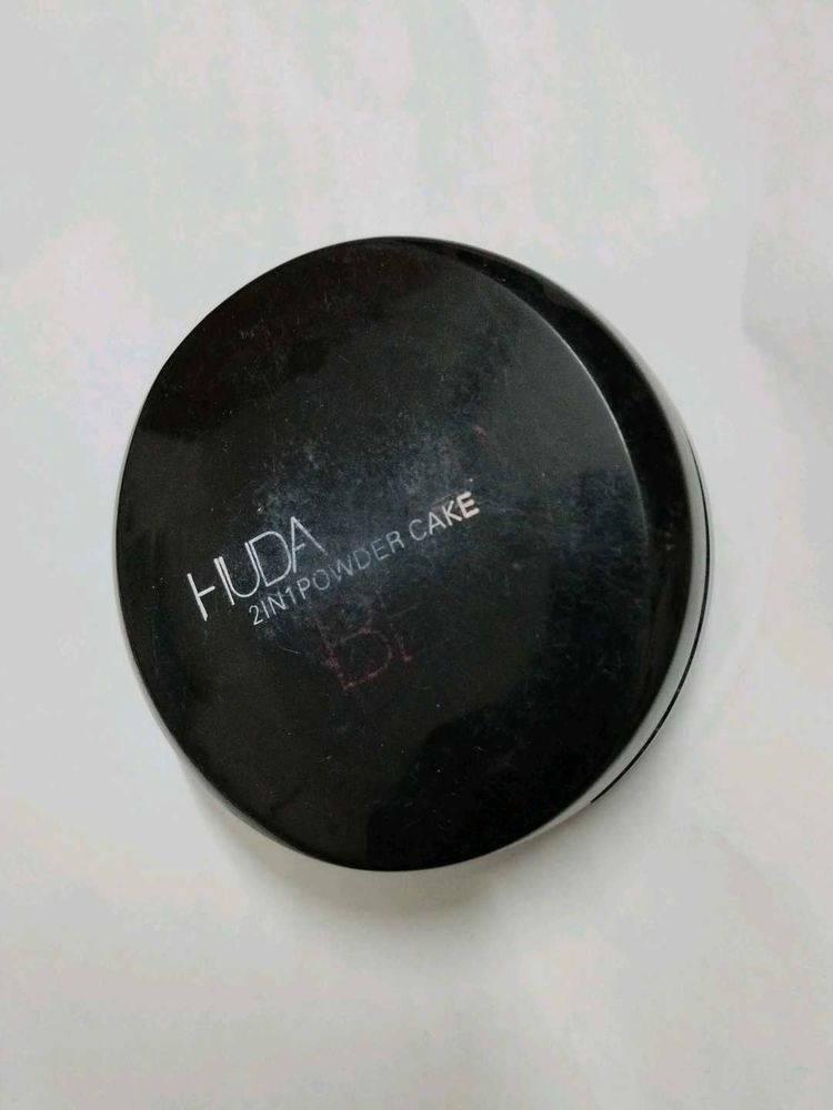 Huda Beauty 2in 1 Powder Cake