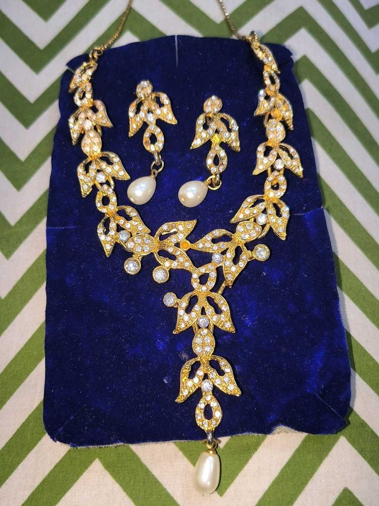 Necklace set