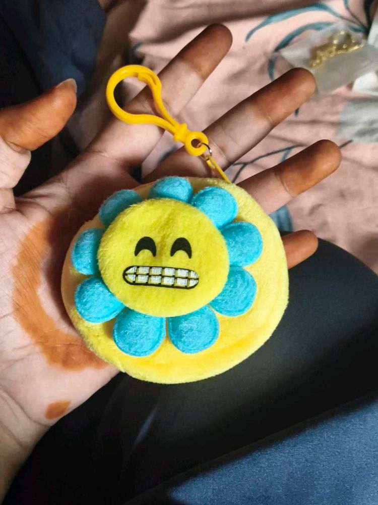 Cute Smiley Flower Coin Pouch
