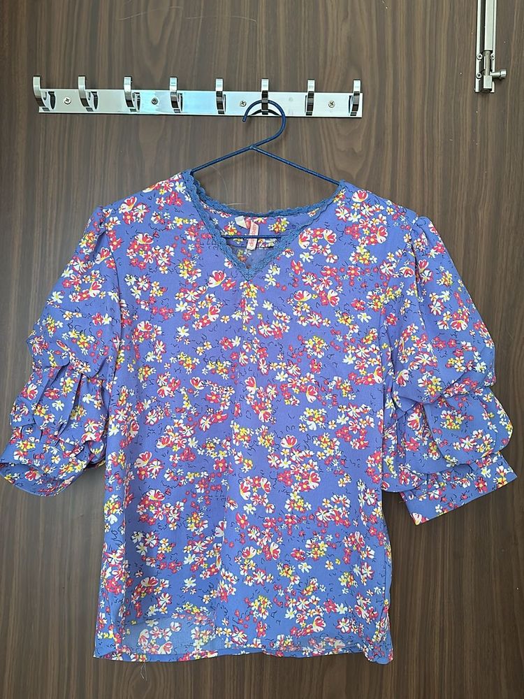 Dressberry Blue Puffed Sleeves Top
