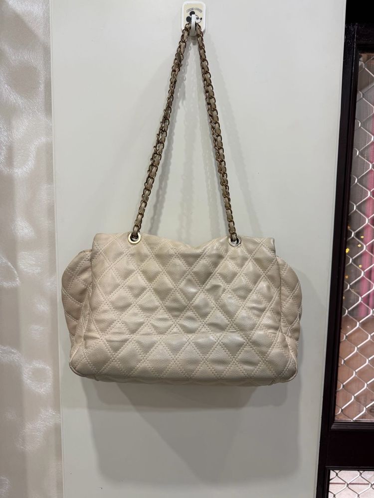 Elegant Quilted Handbag