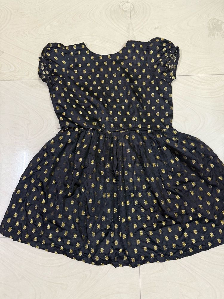 Elegant Black &amp; Gold Print Dress
