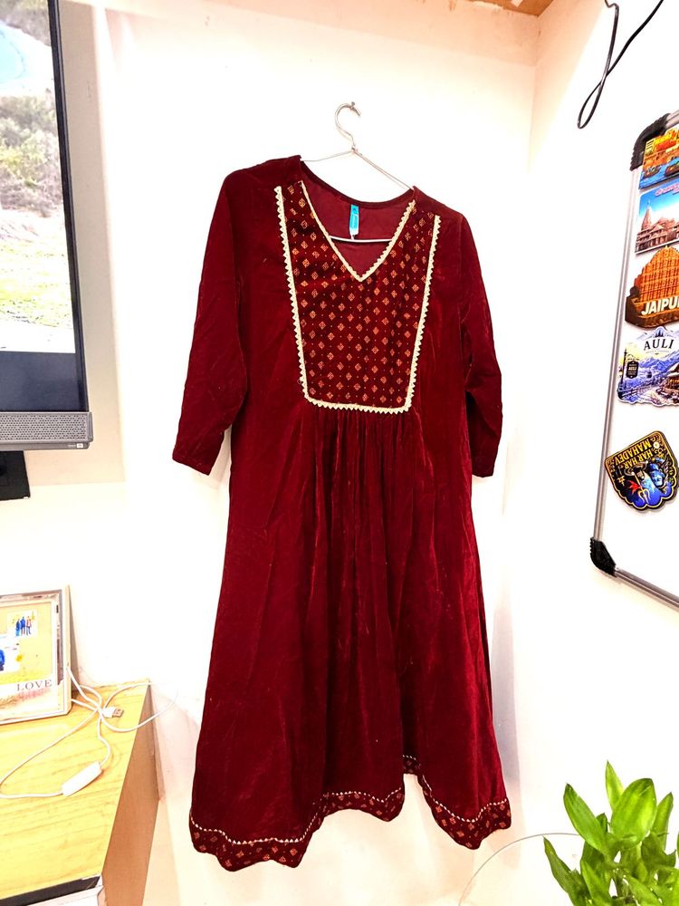 Elegant Maroon Velvet Kurta pant