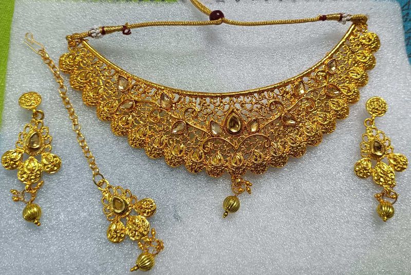 Exquisite Gold-Tone Bridal Jewellery Set