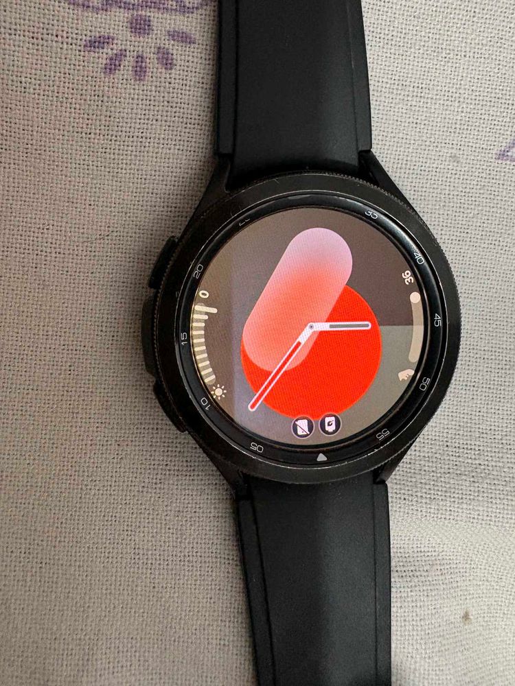 Samsung Galaxy Watch 4 Classic (Rotating Bezel)