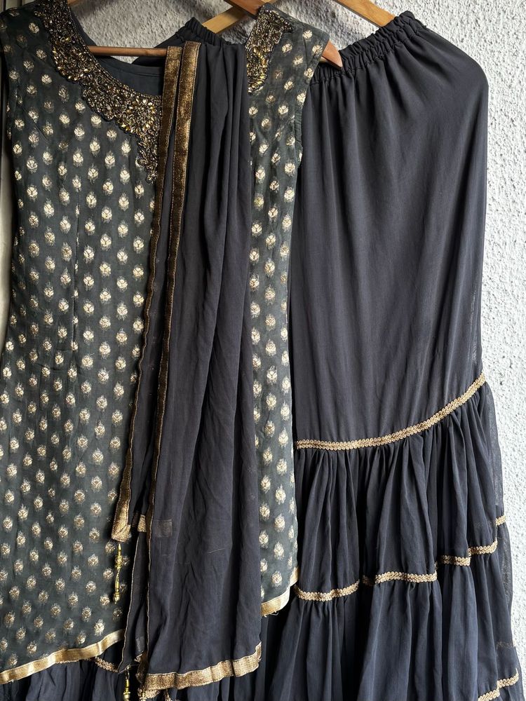 Elegant Black &amp; Gold Kurta Set with Dupatta