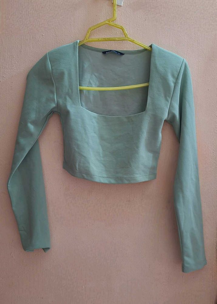 Mynthra Green Solid Square Crop Top