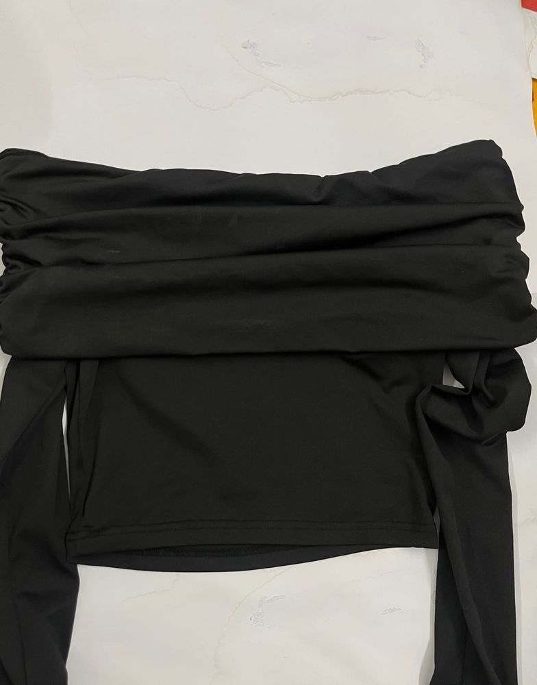 Chic Black Off-Shoulder Ruched Top