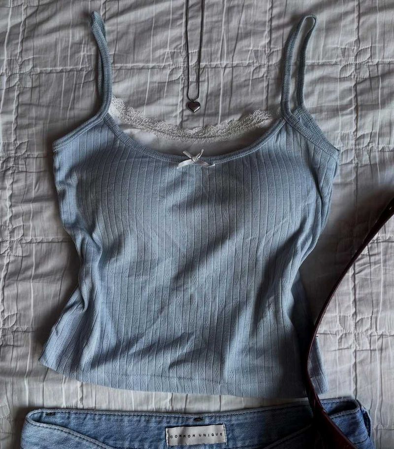 pretty lace cami 🩵