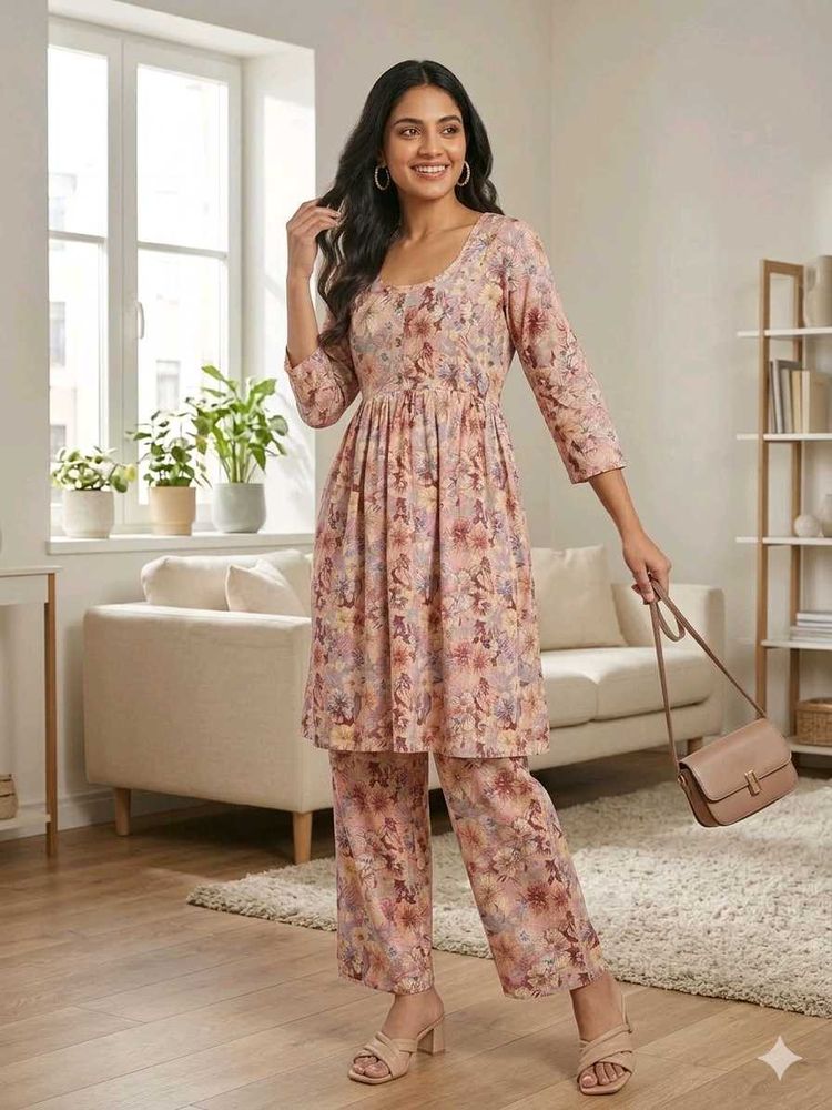Women's Floral Print Kurta with Pants Set feeding