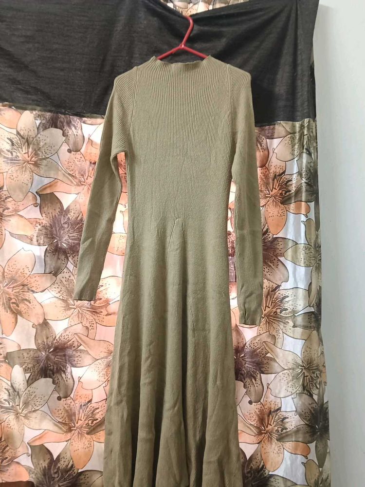 Elegant Ribbed Knit Midi Dress