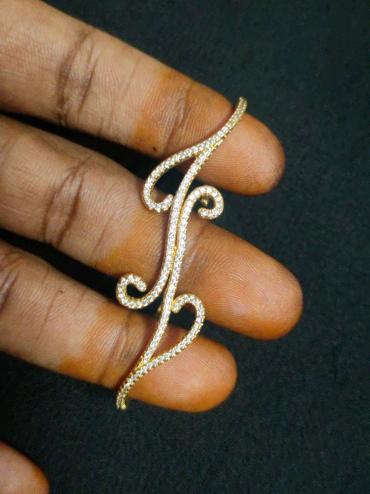 New Unused Modern Czs Ring