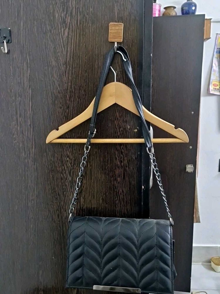 Chic Quilted Black Crossbody Bag