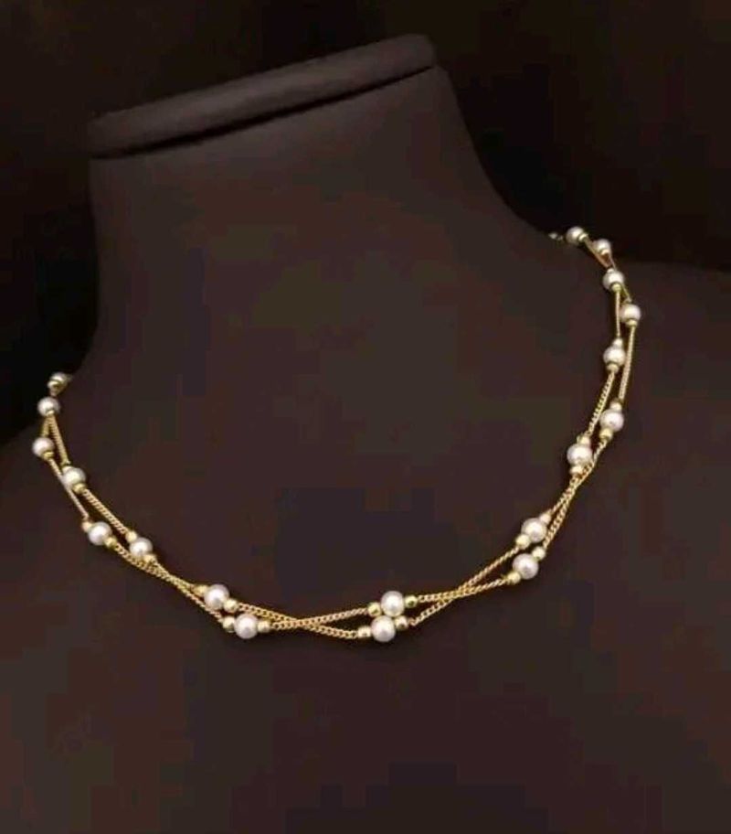 Elegant Pearl and Gold Chain Necklace
