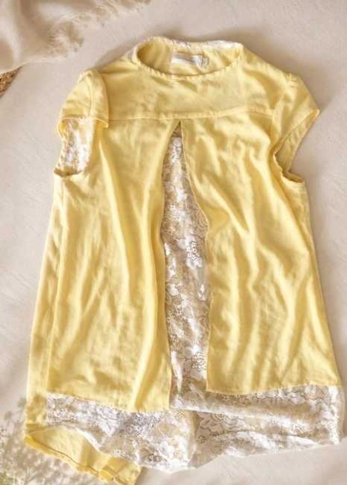Chic Yellow Lace Insert Top