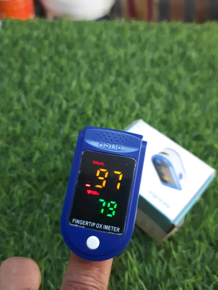 Finger Pulse Oximeter Brand New With 2 Bettery