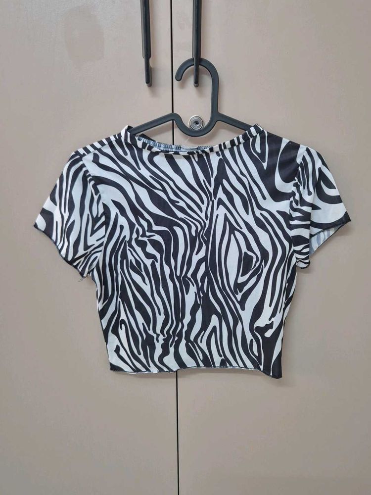 Stylish Zebra Print Cropped Top