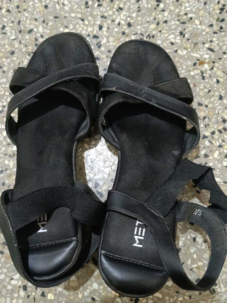 Black Elastic Strap Sandals
