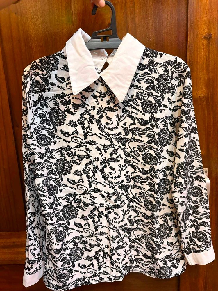 Black &amp; White Floral Print Collared Top