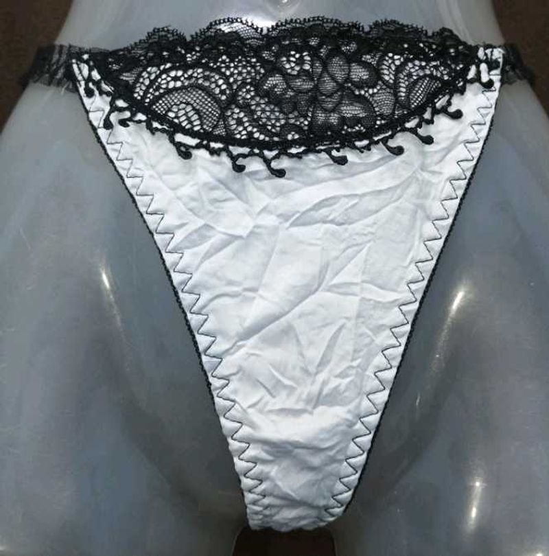 Lace Trim Thong Panty 🖤