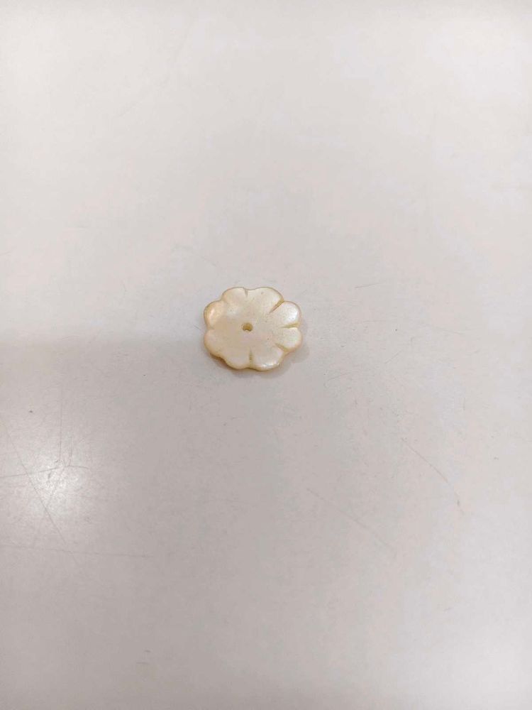 Flower  pendant shell pearl