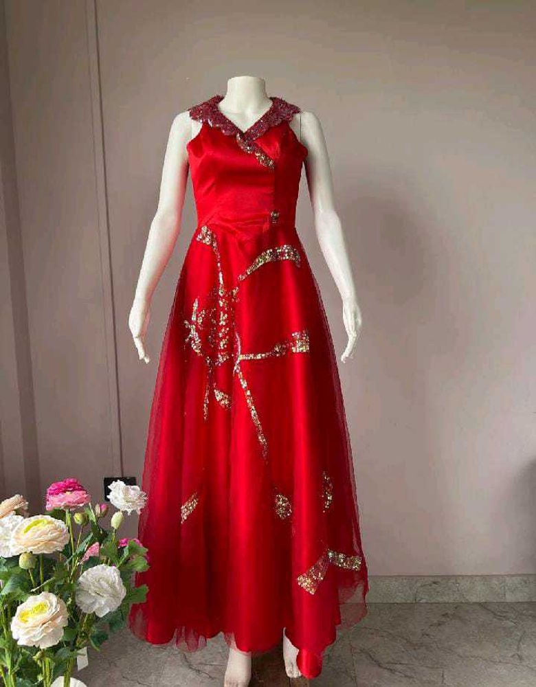 Stunning Red Embellished Party Gown🥰