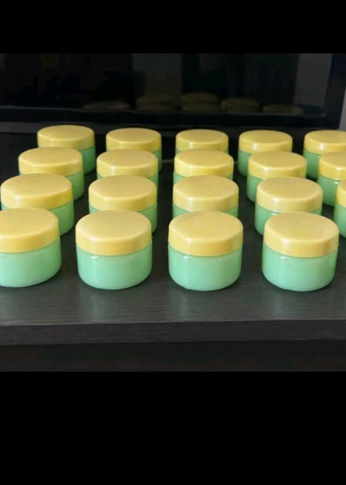 Home made herbal aloevera lotion