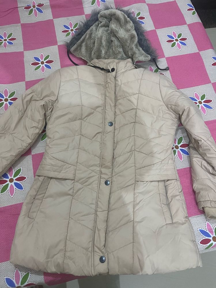 Stylish Padded Winter Jacket with Fur Hood