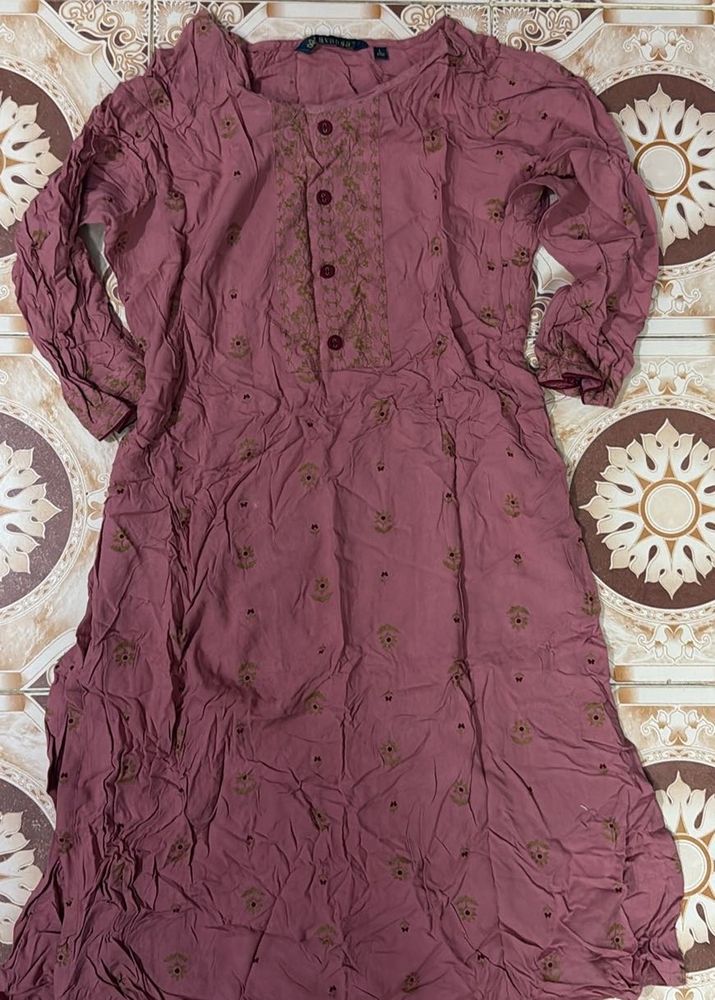 Elegant Embroidered Kurta