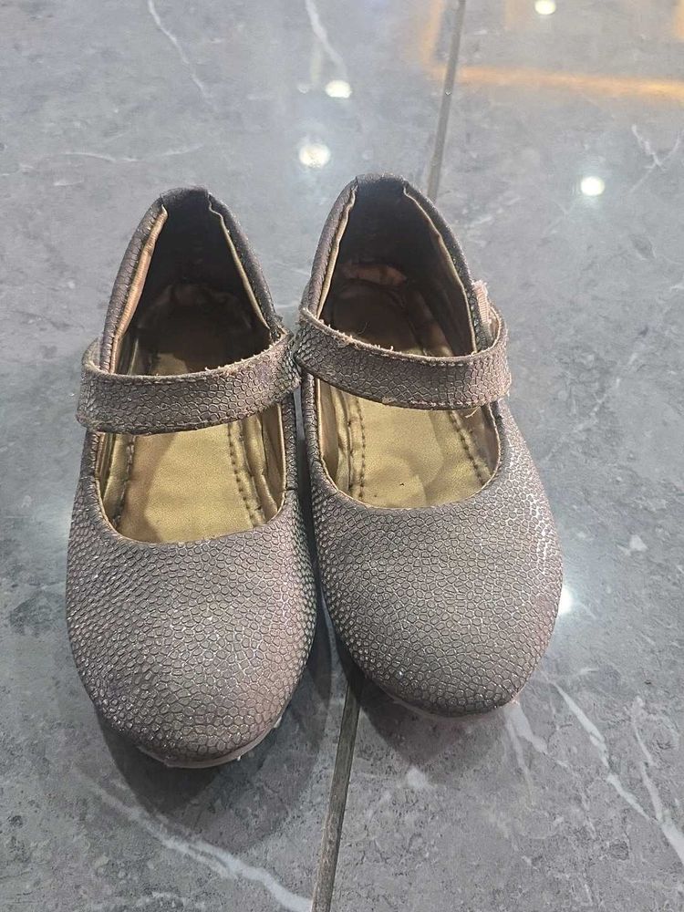 Girls Golden  Sparkly Ballerina Shoes